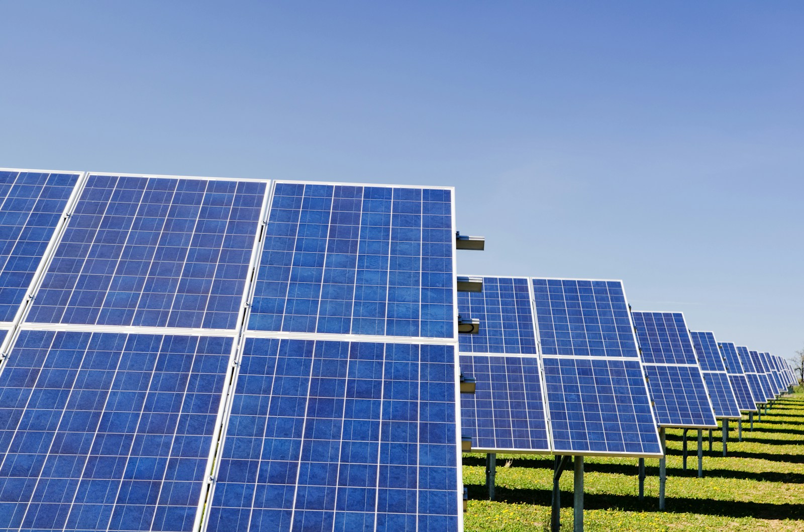 Aurinkoenergia Suomessa – Kannattaako investoida pohjoisissa oloissa?